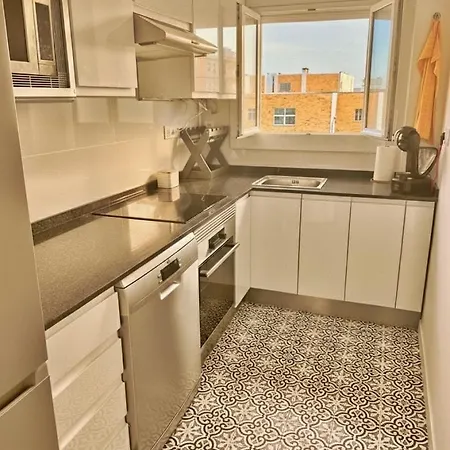 Linoleum Room With Host Vilanova i la Geltrú